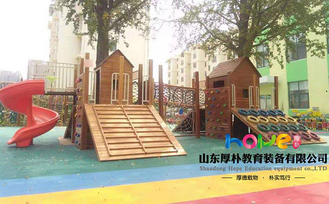 幼兒園滑梯 山東厚樸兒童戶外木制小房子滑梯