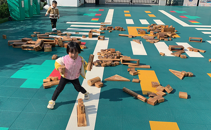 幼兒園戶外大型積木 山東厚樸兒童木制碳化積木