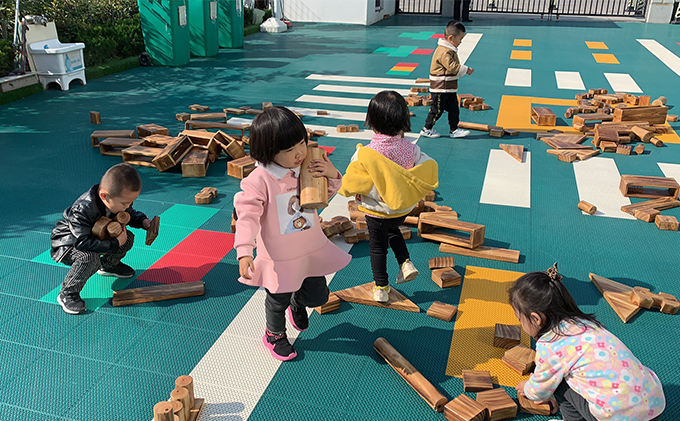 幼兒園戶外大型積木 山東厚樸兒童木制碳化積木