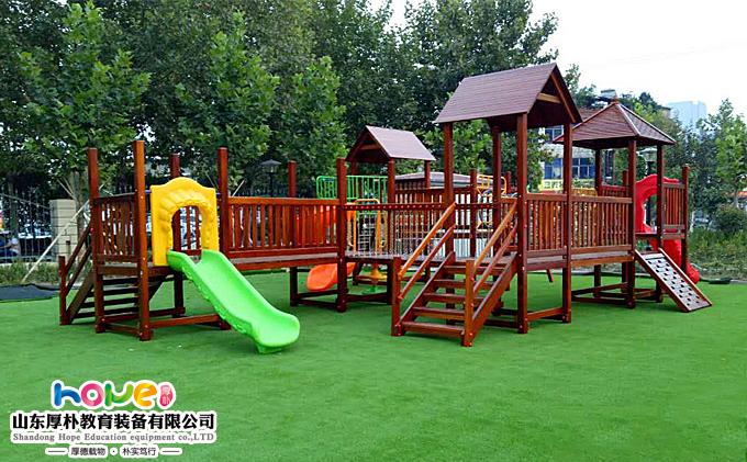 江蘇幼兒園戶外木質(zhì)滑梯案例