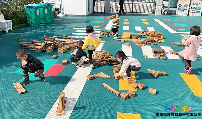 紅太陽幼兒園戶外自主探索游戲“安吉游戲”案例