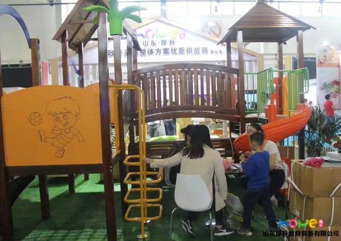 幼兒園滑梯 幼兒園戶(hù)外木制大型滑滑梯 實(shí)木造型滑梯定制