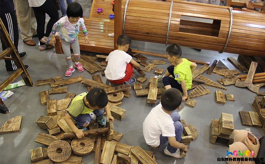 幼兒園兒童碳化積木這么搭？哪個品牌的兒童積木好？