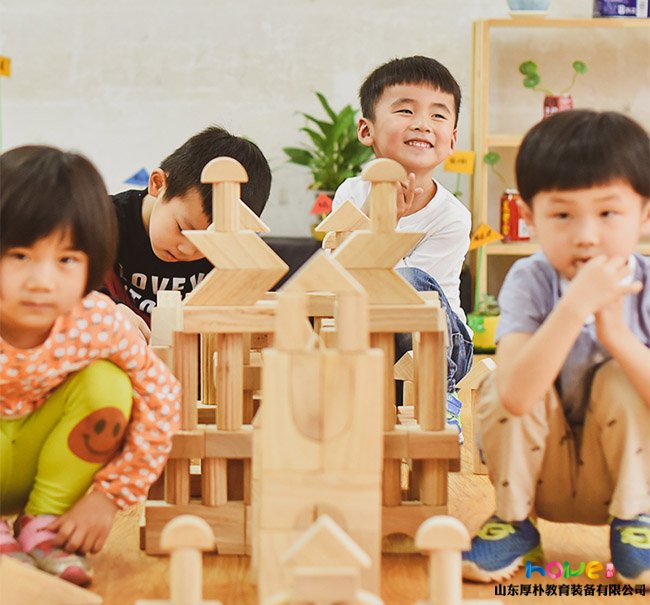 幼兒園小班建構(gòu)區(qū)目標(biāo) 人人都是建筑師