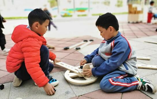 幼兒園建構(gòu)螺母積木搭建活動(dòng)目標(biāo)